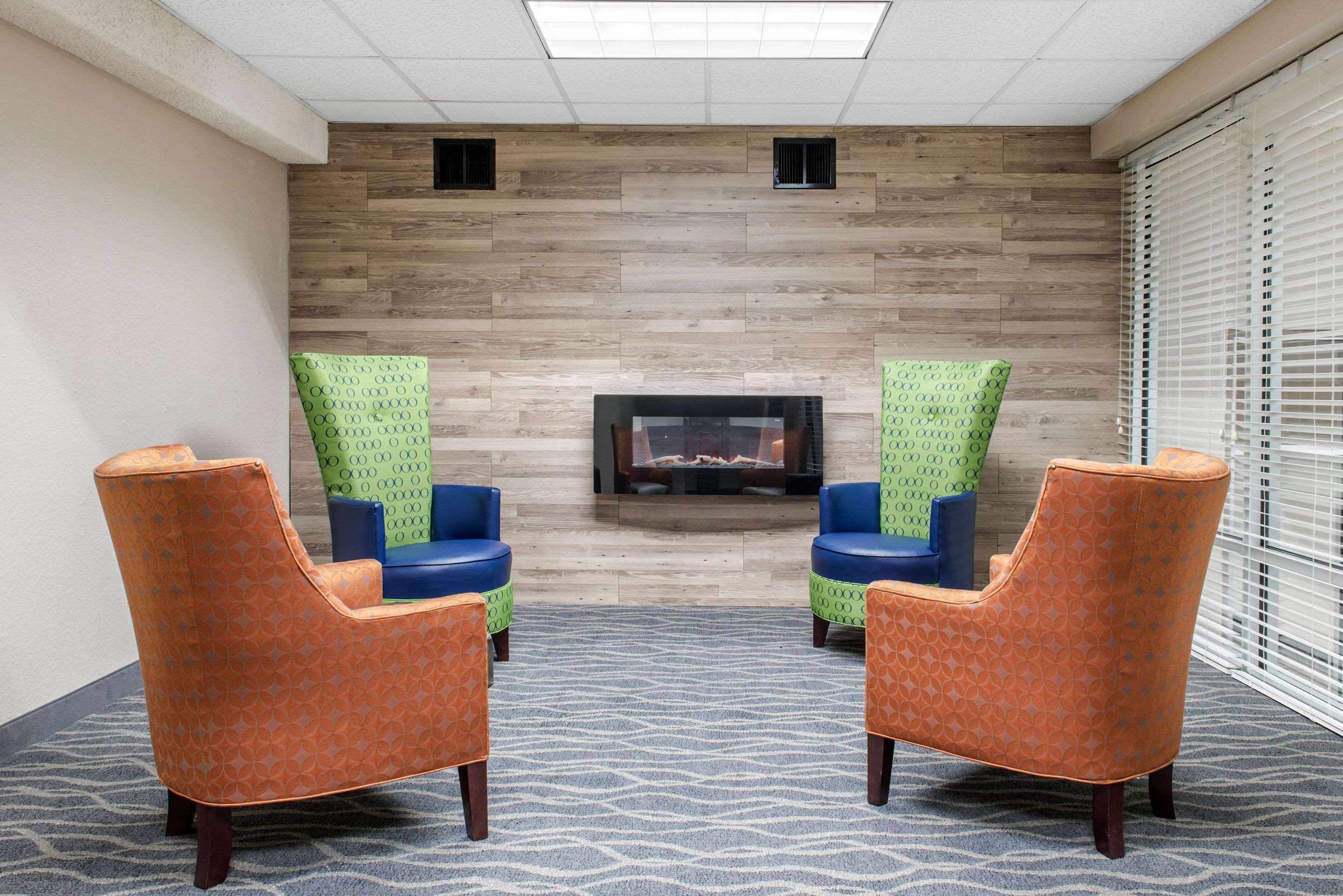 Hotel Quality And Conference Center