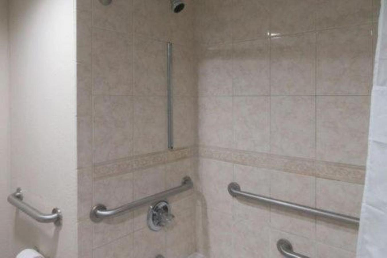 Quality And Conference Center 3*